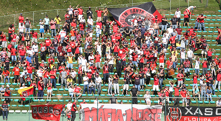  Torcida do Brasil acompanhou partida contra o Guaratinguetá no ECO EStádio, em Curitiba, no último sábado, às 11 horas!