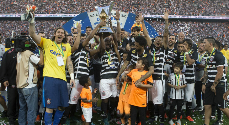  Seguro lá trás, Corinthians mostrou apetite de gols ao longo da campanha do título no Brasileirão 2015!