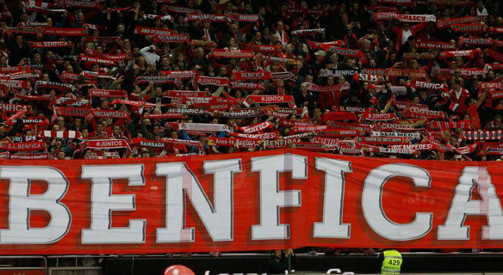  Torcida do Benfica tem comparecido em peso ao estádio na esperança do tricampeonato português!
