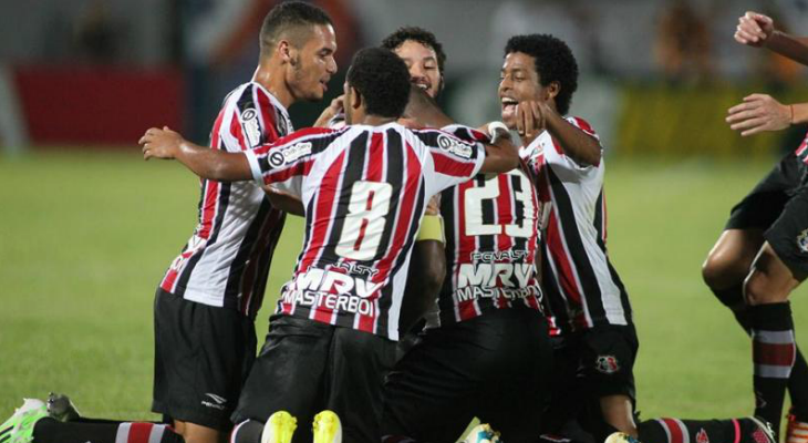  Santa Cruz venceu o Campinense e está a um empate do inédito título da Copa do Nordeste!