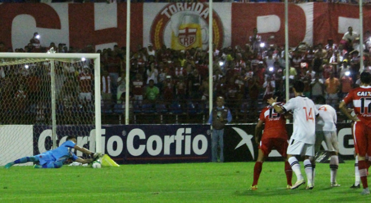  Martín Silva defendeu pênalti e garantiu mais uma vitória do Vasco fora de casa na Série B!