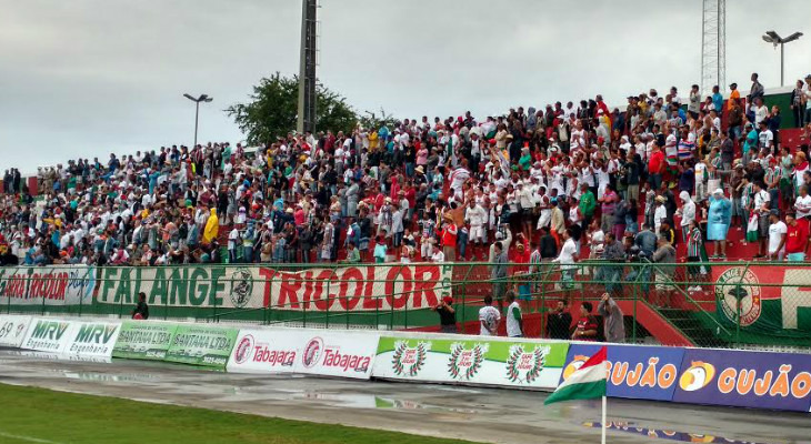  Torcida do Fluminense de Feira deu show e superou o público de inúmeros rivais das Séries A, B, C e D!