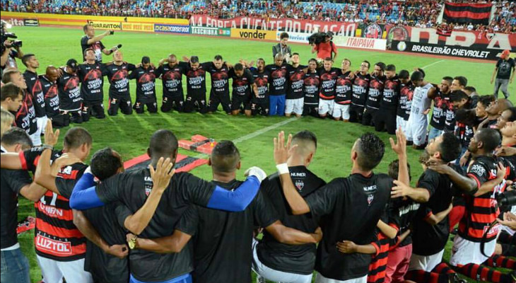  Jogadores e torcedores do Atlético Goianiense comemoraram o título da Série B uma rodada após o acesso!