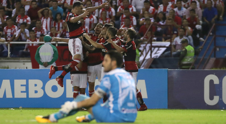  César pegou pênalti, Felipe Vizeu marcou duas vezes e o Flamengo garantiu presença na final da Sul-americana!