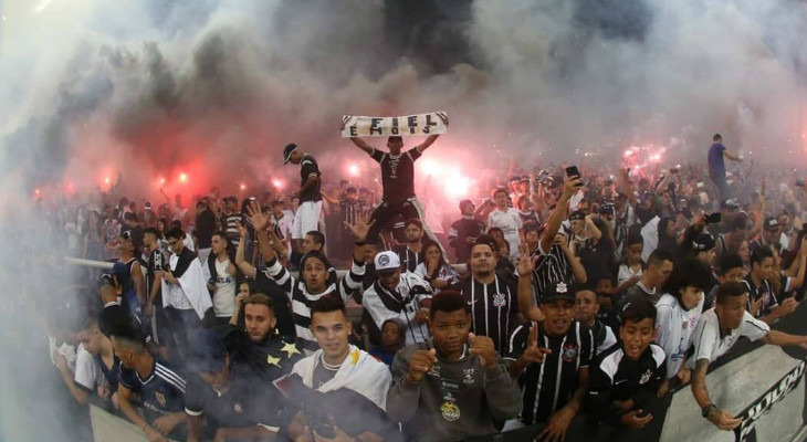  Loucos do bando voltaram a empurrar o campeão Corinthians no Paulistão e até no treino aberto na "balada de sexta-feira"!