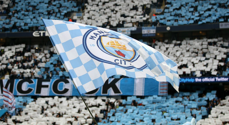  Bandeira do Manchester City tremula no topo da Inglaterra e também de toda a Europa!