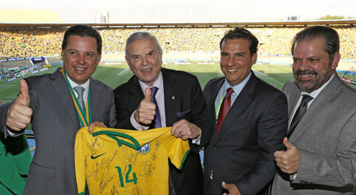  Reinaldo Carneiro Bastos (primeiro à direita) tem a Federação que mais ganhou receita dos seus filiados no Brasileirão!