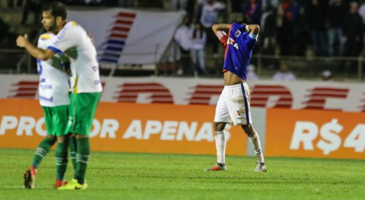  Paraná, na lanterna, tem apenas três vitórias e quase o triplo de derrotas no Brasileirão!
