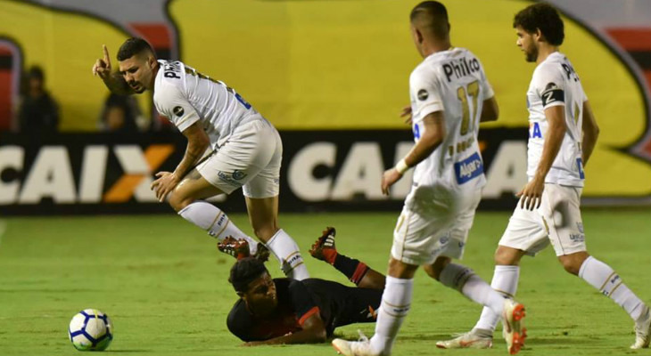  Vitória caiu ante o Santos e se complicou mais na luta contra o rebaixamento no Brasileirão!