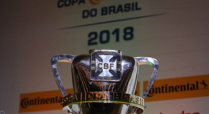  Corinthians e Cruzeiro tentarão levantar mais uma vez o troféu da Copa do Brasil!