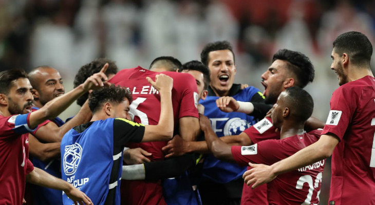  Qatar já fez história ao eliminar Emirados Árabes Unidos e se garantir na inédita final da Copa da Ásia!