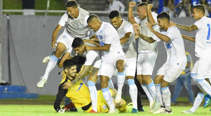  Londrina foi o primeiro clube classificado à Terceira Fase da Copa do Brasil e nos pênaltis!