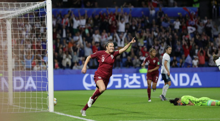  Taylor estufou as redes da Argentina na vitória da Inglaterra que avançou na Copa do Mundo Feminina!