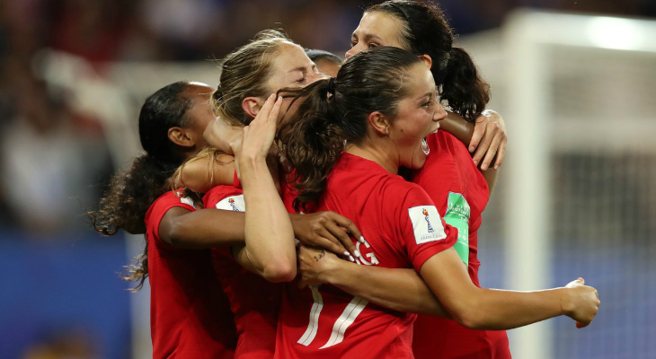  Canadá manteve o aproveitamento perfeito e avançou na Copa do Mundo Feminina!