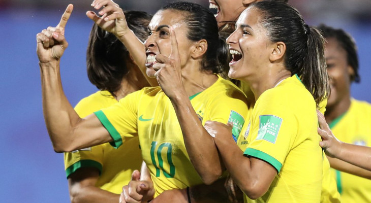  Marta garantiu a classificação do Brasil que fez só seis pontos na Copa do Mundo Feminina da França!