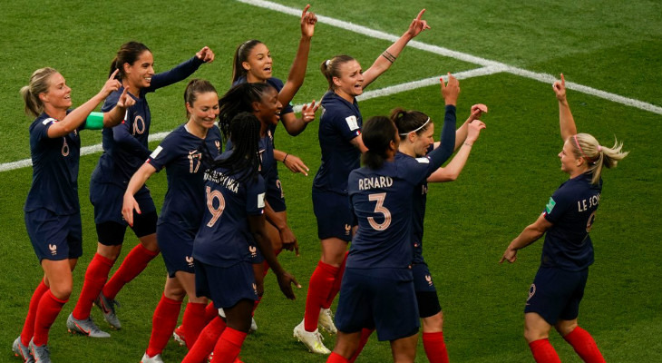  Anfitriã, França é uma das oito seleções da Europa garantidas nas oitavas de final da Copa do Mundo Feminina!