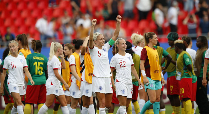  Inglaterra atropelou Camarões e se manteve com aproveitamento perfeito na Copa do Mundo Feminina!