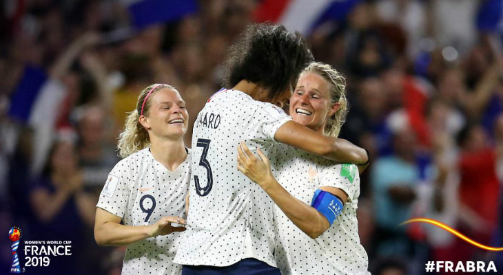  Anfitriã, França superou o Brasil na prorrogação e garantiu vaga nas quartas de final da Copa do Mundo Feminina!