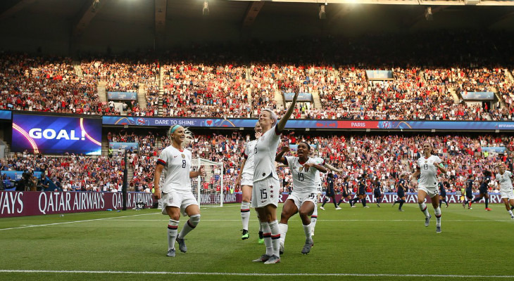  Rapinoe garantiu a vitória dos EUA contra a França nas quartas de final da Copa do Mundo Feminina!