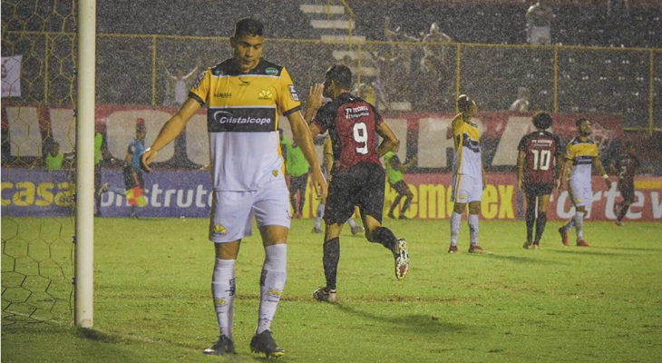  Anselmo Ramon marcou dois gols e fez a torcida do Vitória voltar a respirar na Série B!