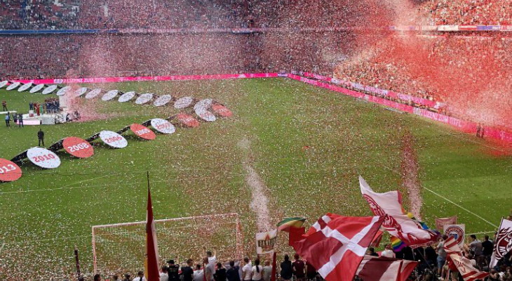  Torcida faz do Allianz Arena um verdadeiro caldeirão a favor do Bayern de Munique na Bundesliga!