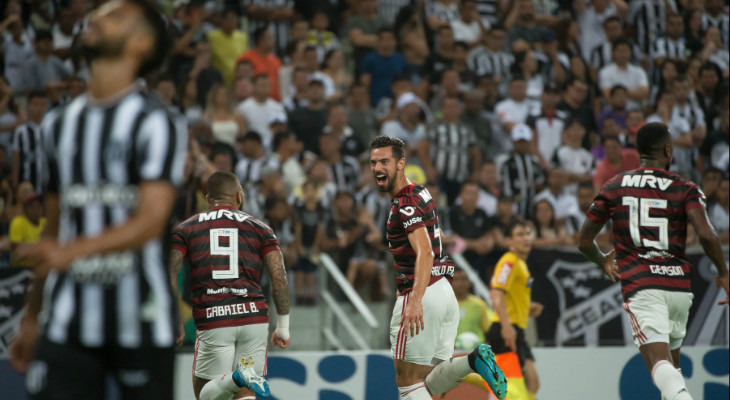  Flamengo atropelou o Ceará e, por causa do saldo de gols, virou líder do Brasileirão!