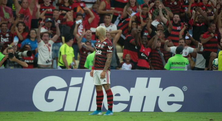  Gabigol voltou a marcar e Flamengo foi campeão simbólico do turno do Brasileirão ao vencer o Santos!