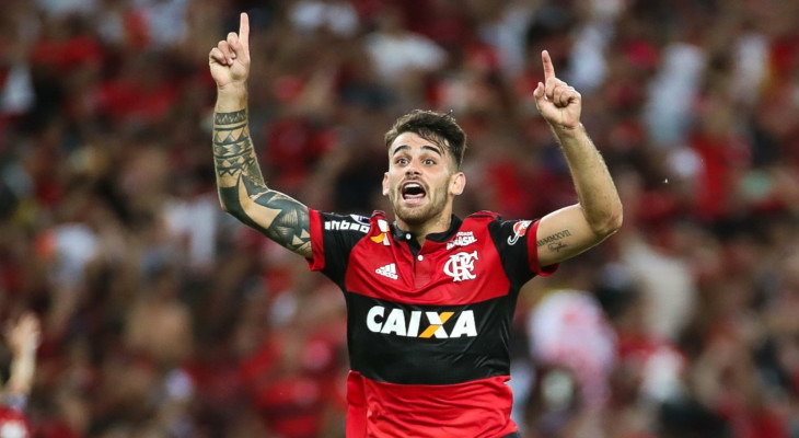  Atacante Felipe Vizeu, então no Flamengo, teve uma briga feia com o zagueiro Rhodolfo!