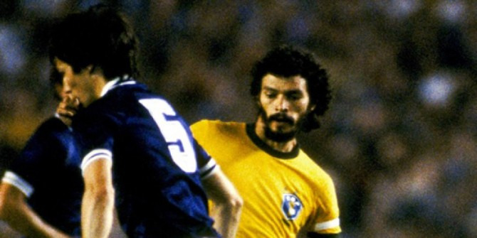  Sócrates deixou sua marca na classificação do Brasil sobre a Polônia na Copa do Mundo de 1986!