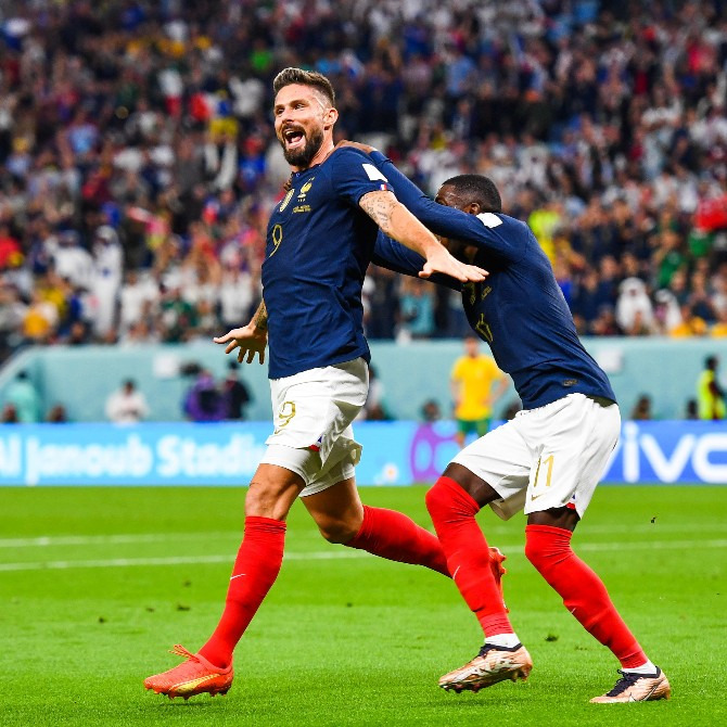  Giroud marcou dois gols na virada da França sobre a Austrália pela Copa do Mundo!