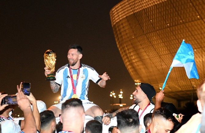  Messi superou Maradona pela segunda vez na Copa do Mundo de 2022!
