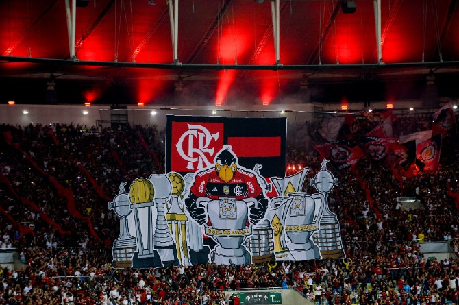  Flamengo tem a maior torcida do Brasil e sempre lota as arquibancadas!