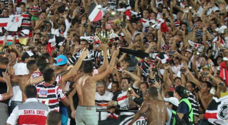  Santa Cruz não faz boa campanha na Série B, mas torcida tricolor ainda dá show nas arquibancadas!