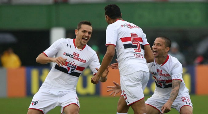  De volta ao topo, São Paulo não era líder desde o início do Brasileirão 2013!