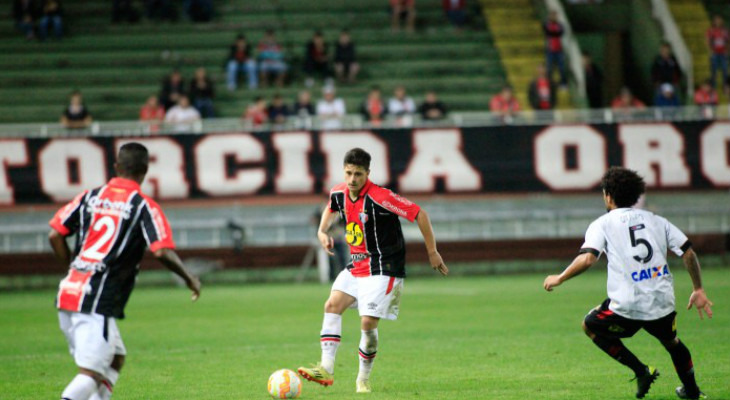 Torcida tricolor tem dado seu apoio ao Joinville no Brasileirão, mas na Copa Sul-americana as arquibancadas ficaram vazias!