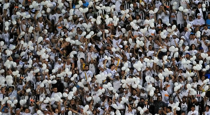  Apesar da pequena capacidade da Vila Belmiro, Santos fez o caldeirão ferver na final contra o Palmeiras!