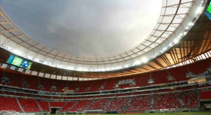  Mané Garrincha tem mais de 70 mil lugares, mas as arquibancadas ficaram vazias ao longo do Candangão e até na final!