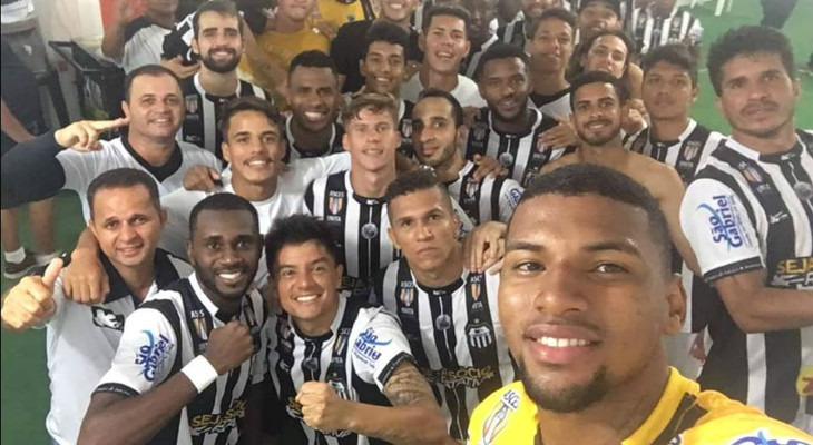  Elenco do Central, após comemorar a vaga nas quartas de final, já pensa na decisão contra o Sport pelo Pernambucano!