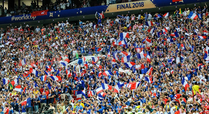  Torcida da França compareceu em peso na final da Copa do Mundo 2018 ante a Croácia!