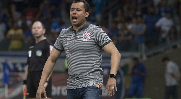  Jair Ventura acumula derrotas e tem empurrado o Corinthians cada vez mais próximo da zona de rebaixamento!