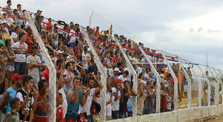  Torcida do Flamengo ainda vive a expectativa de escapar do rebaixamento e se classificar no Pernambucano!