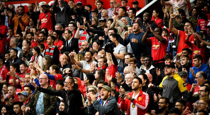  Manchester United lotou as arquibancadas e ajudou a Premier League a começar com boa média de público!