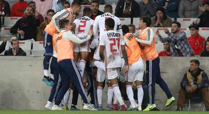 São Paulo superou o Athletico Paranaense e chegou a cinco vitórias seguidas no Brasileirão!