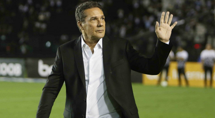  Vanderlei Luxemburgo terá novidade na lista de relacionados do Vasco para o jogo ante o Avaí!