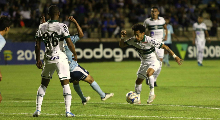  São Bento foi derrotado em casa pelo Coritiba e desceu para a lanterna da Série B!