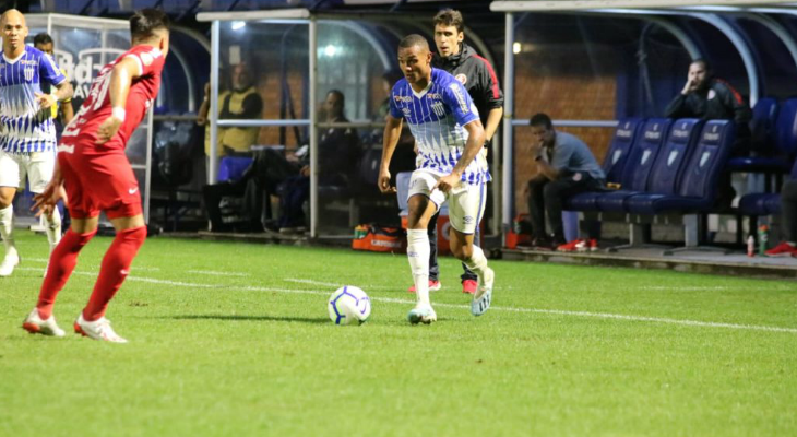  Avaí foi derrotado pelo Internacional e se manteve na zona de rebaixamento do Brasileirão!