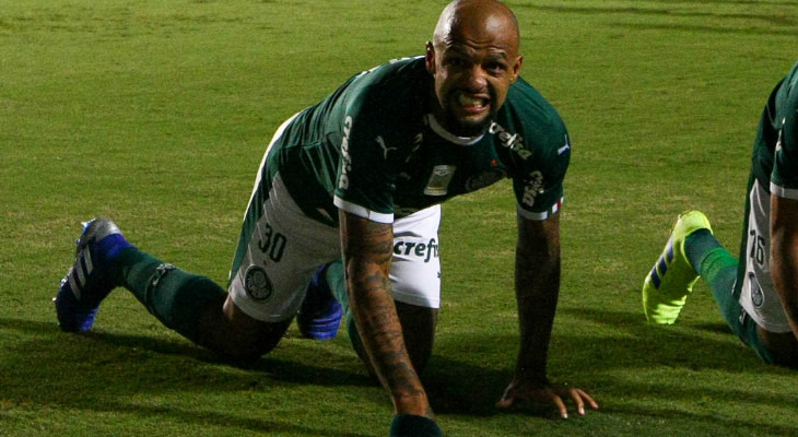  Entre tantos casos, o volante Felipe Melo também já se desentendeu com o técnico Cuca!