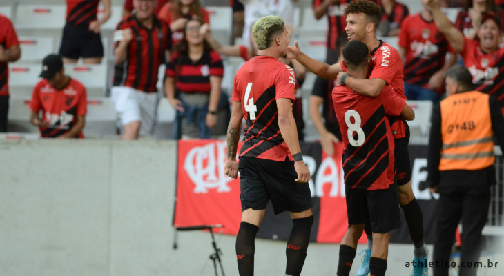  Athletico Paranaense obteve sua 3ª vitória e é o único com 100% no Campeonato Paranaense!