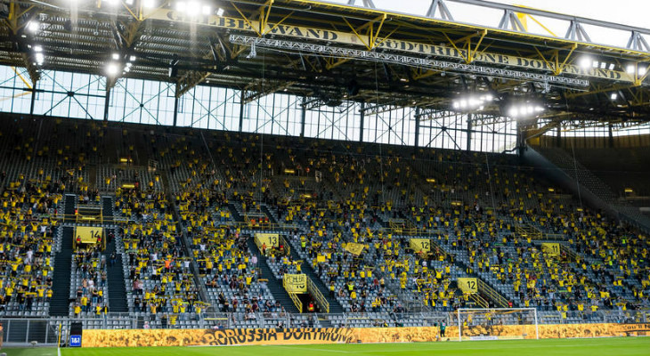  Borussia Dortmund, após seis meses, voltou a contar com o apoio dos seus torcedores na Bundesliga!