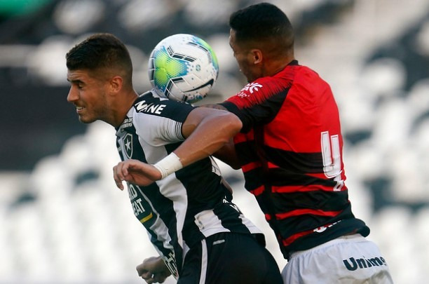  Botafogo foi derrotado em casa e ficou a nove pontos do primeiro rival fora da degola do Brasileirão!